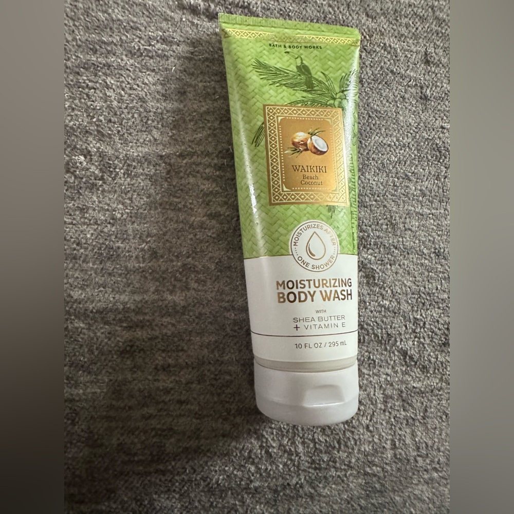 Bath and Body Works Waikiki Beach Coconut Moisturizing Body Wash